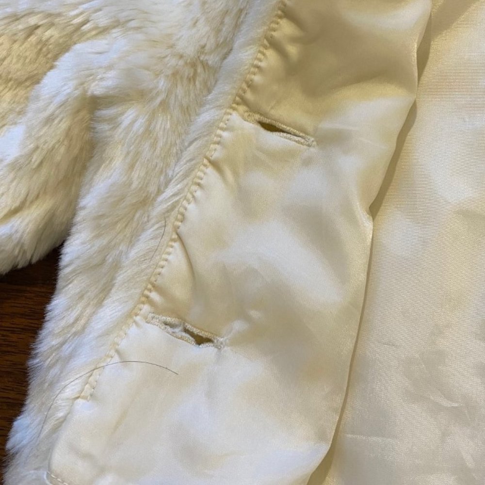 BABY GAP OFF WHITE FAUX FUR COAT - Picture 4 of 6